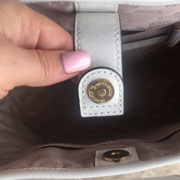 New MICHAEL Michael Kors White Leather Jet Set Travel Tote - Picture 10 of 13